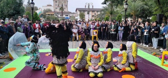 لاهیجان میزبان ۲۸ گروه نمایشی در پانزدهمین جشنواره تئاتر خیابانی شهروند